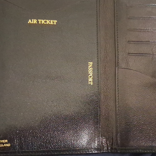 Black leather travel wallet - black,