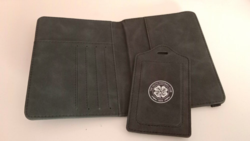 Black faux leather bifold - black,